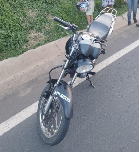 Dois adolescentes caíram da moto na PR-092, entre Jaguariaíva e Arapoti, na tarde deste domingo (17)