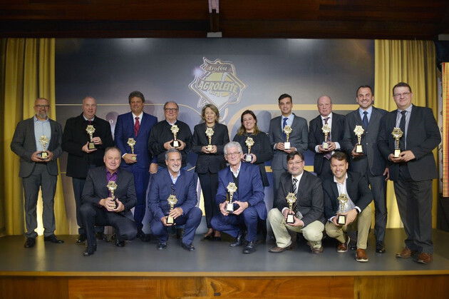 O “Oscar do Leite” reuniu no Memorial da Imigração Holandesa os representantes de empresas nacionais e multinacionais e personalidades ligadas a cadeia do leite