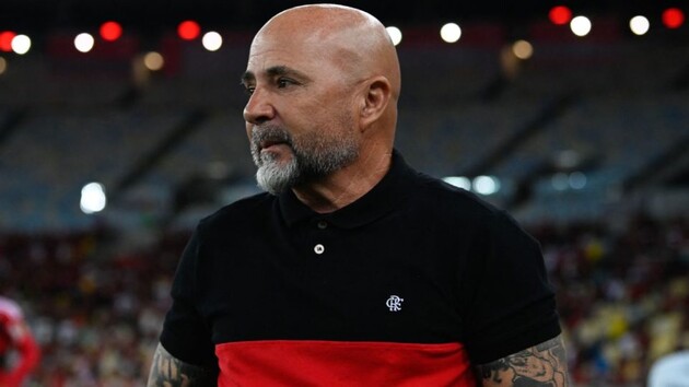 Jorge Sampaoli assinou contrato com o Flamengo em 17 de abril, dirigiu a equipe em 39 jogos e usou 39 escalações diferentes