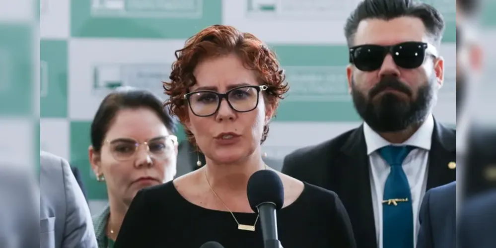 Carla Zambelli também foi alvo de uma operação da PF de busca e apreensão em agosto deste ano