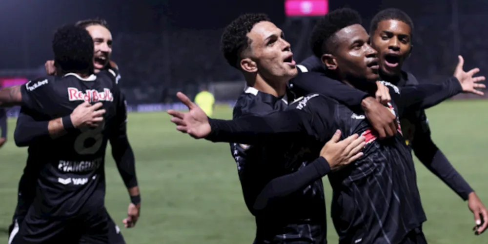 O Massa Bruta chegou aos 45 pontos e assumiu a vice-liderança do campeonato