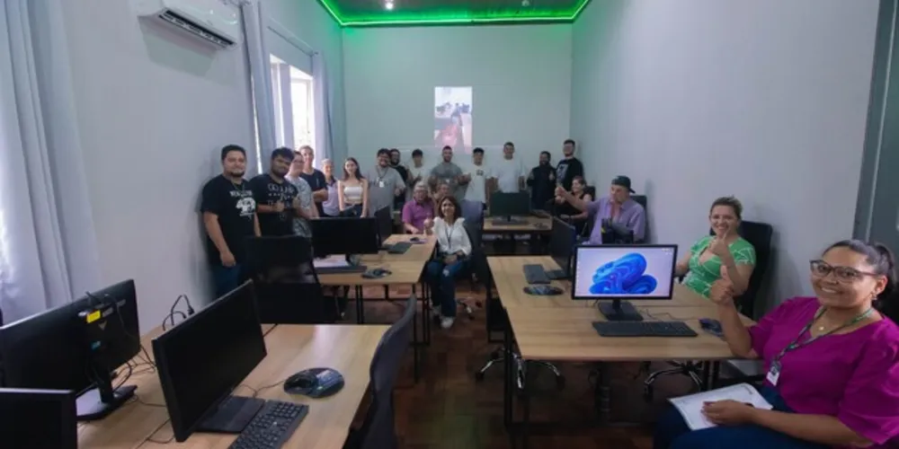 A Prefeitura de Tibagi, através da Secretaria de Administração via Gerência de TI, inaugurou na última quarta-feira (08) a sala de informática do Projeto Tibagi Conecta
