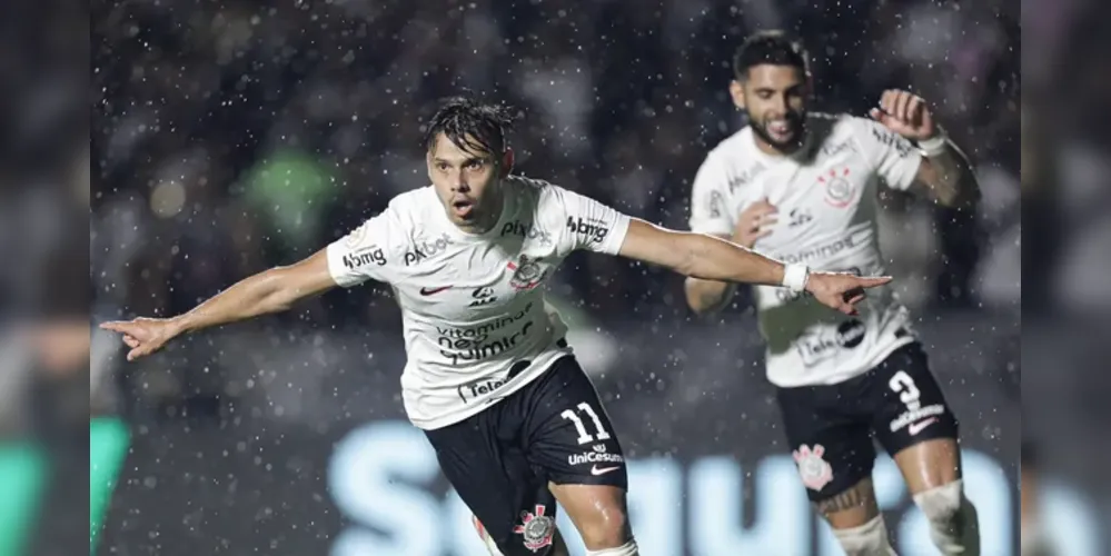 Paraguaio Romero brilhou e fez dois gols na vitória corintiana