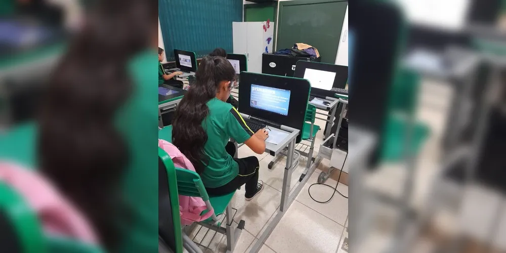 Tecnologia auxiliou dinâmica que abordou a época conhecida por seu aspecto florido