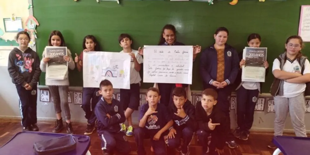 Estudantes puderam conhecer mais sobre a vizinha e 'irmã' cidade ponta-grossense