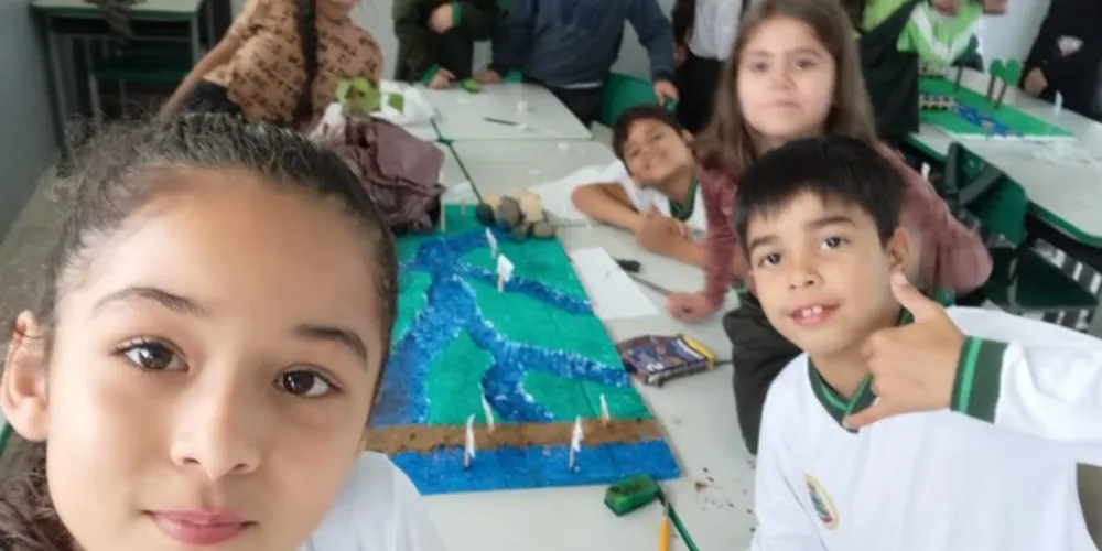 Professora elenca série de benefícios e importância de trabalho com materiais concretos