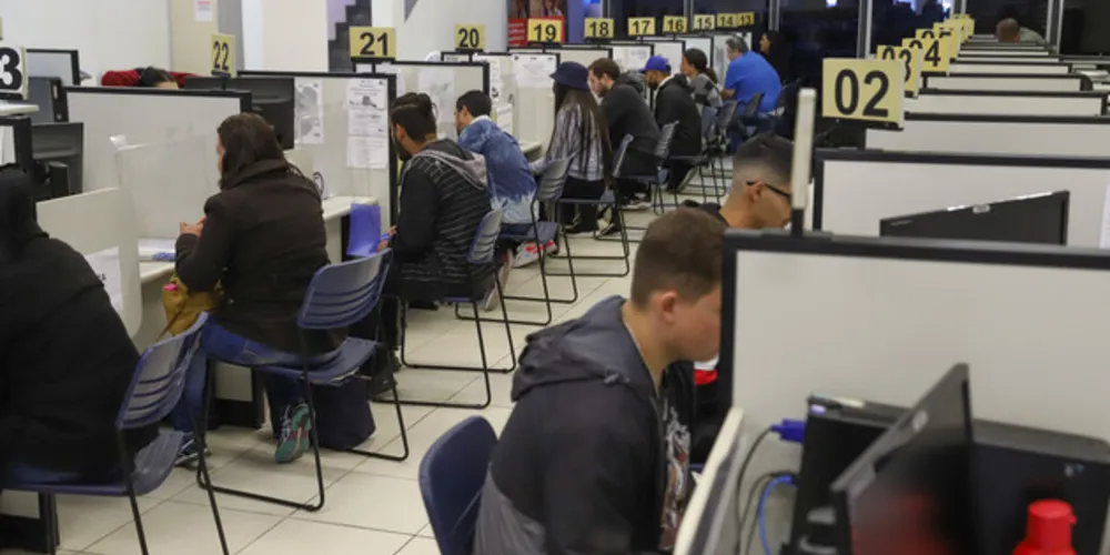 Agências do Trabalhador iniciam a semana com 16,4 mil vagas com carteira assinada
