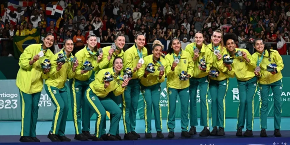 O Brasil  foi derrotado na decisão, por 3 sets a 0