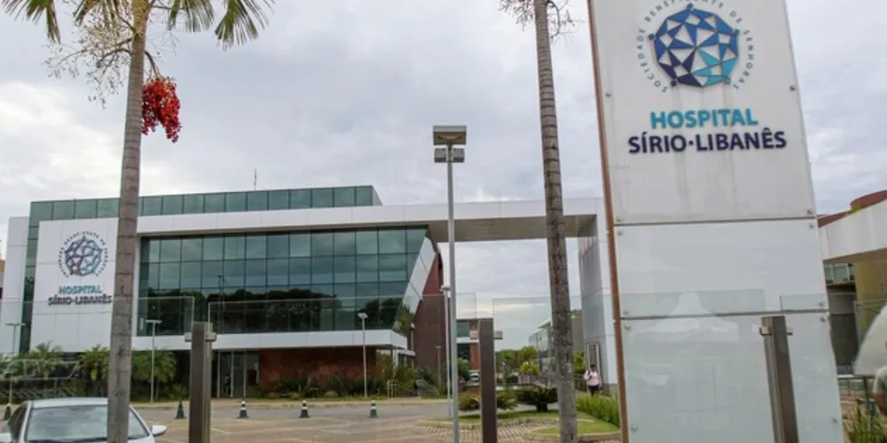 Lula foi submetido a uma cirurgia para restauração da parte direita do quadril e também a uma blefaroplastia