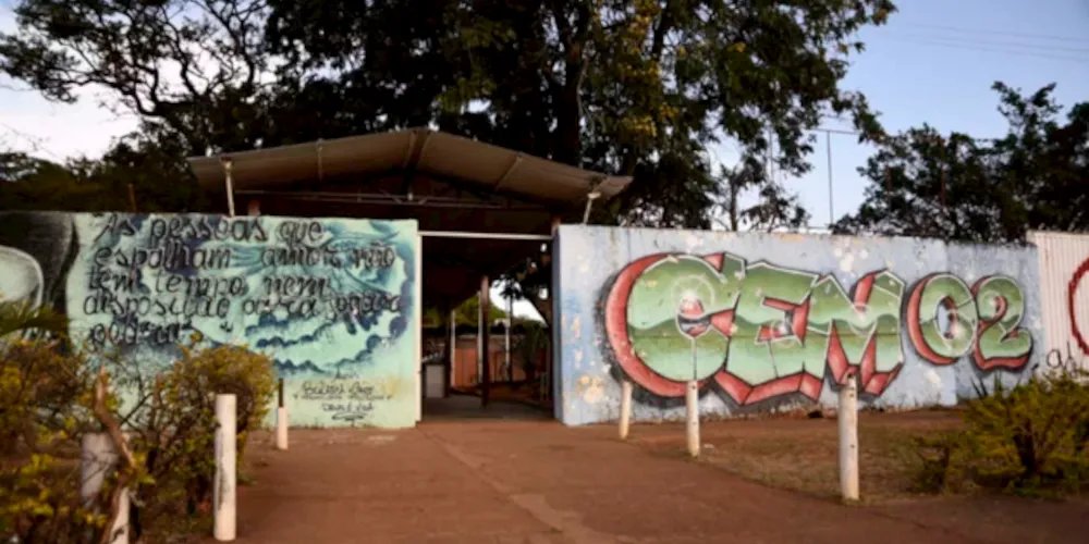 No áudio é possível ouvir a professora comentando sobre ameaças a alunos da escola