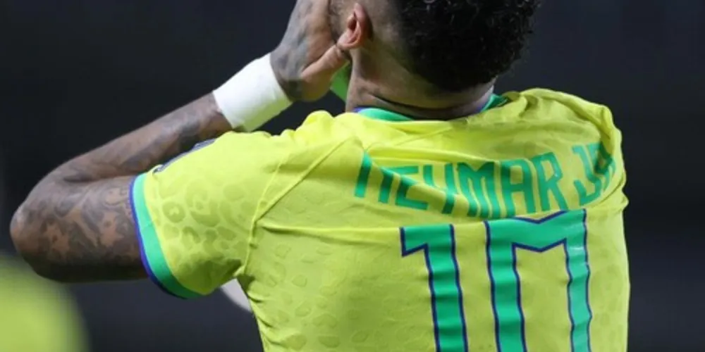 Neymar pode ficar até 8 meses fora dos gramados