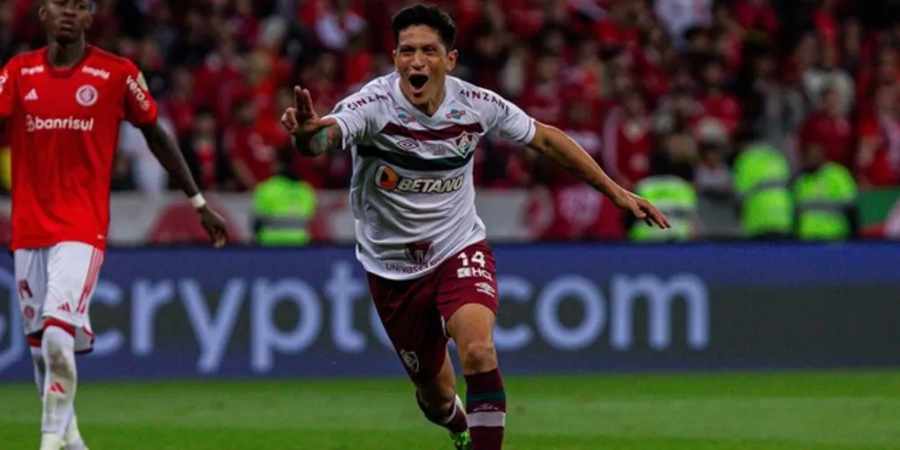 Cano marcou o seu 12º gol na competição e garantiu a classificação do Fluminense