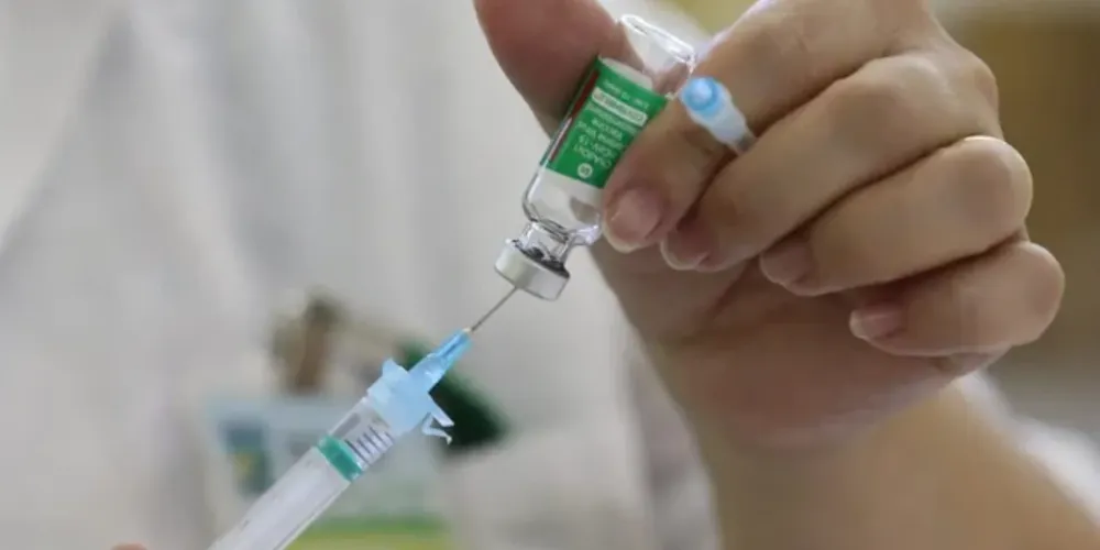 Com aumento de casos de Covid-19, Saúde alerta para importância da vacinação