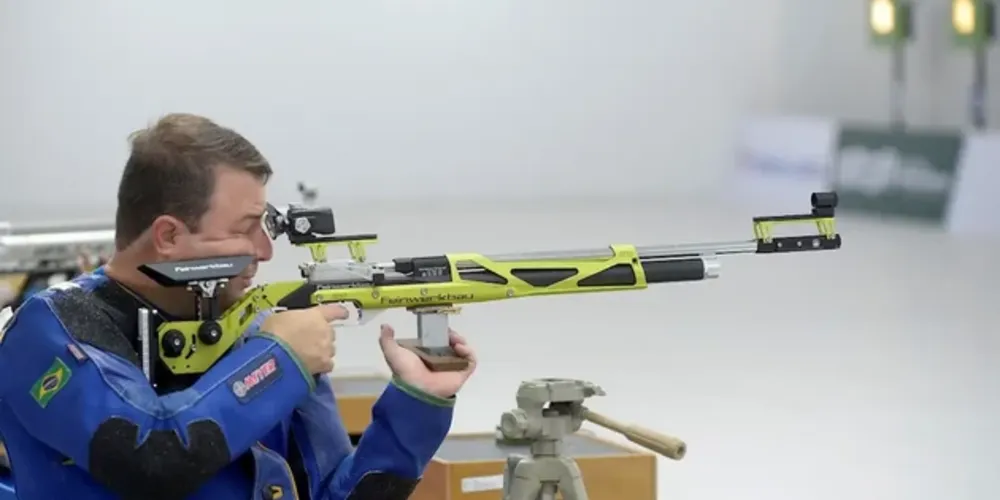 É a segunda medalha consecutiva do atirador, que já havia conquistado a prata em Lima 2019