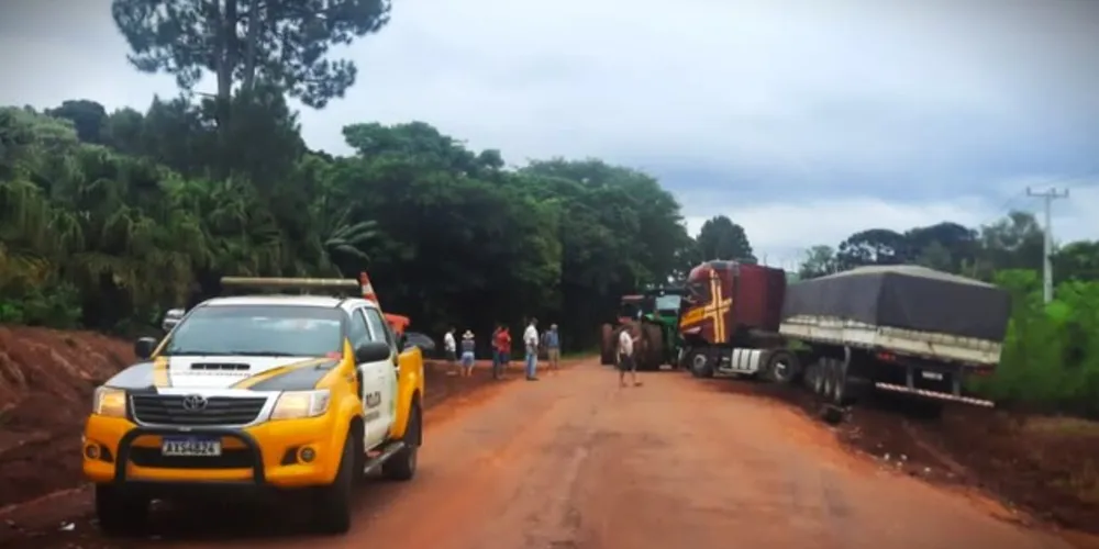 Várias equipes de socorro foram acionadas para a ocorrência