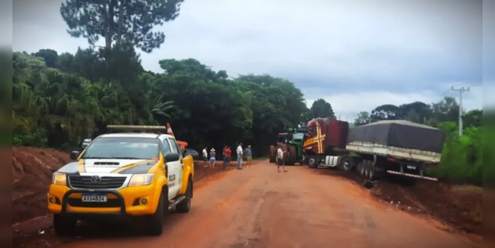 Várias equipes de socorro foram acionadas para a ocorrência