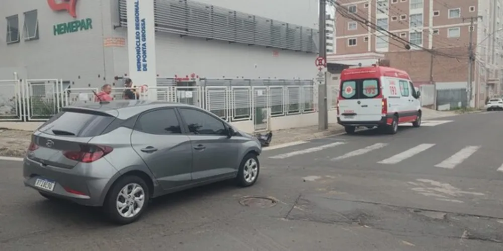 Carro seguia pela rua Coronel Dulcídio, momentos antes do acidente