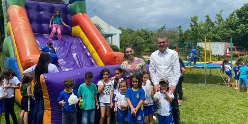 A ação, realizada nessa segunda-feira(13), aconteceu no Cerrado das Cinzas e contou com a presença do prefeito Irani Barros e da secretária de Educação Mayara Cruz