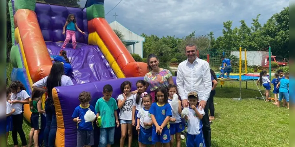 A ação, realizada nessa segunda-feira(13), aconteceu no Cerrado das Cinzas e contou com a presença do prefeito Irani Barros e da secretária de Educação Mayara Cruz