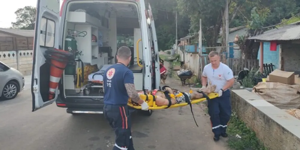 Socorristas do Samu foram acionados para a ocorrência, no Jardim Carvalho