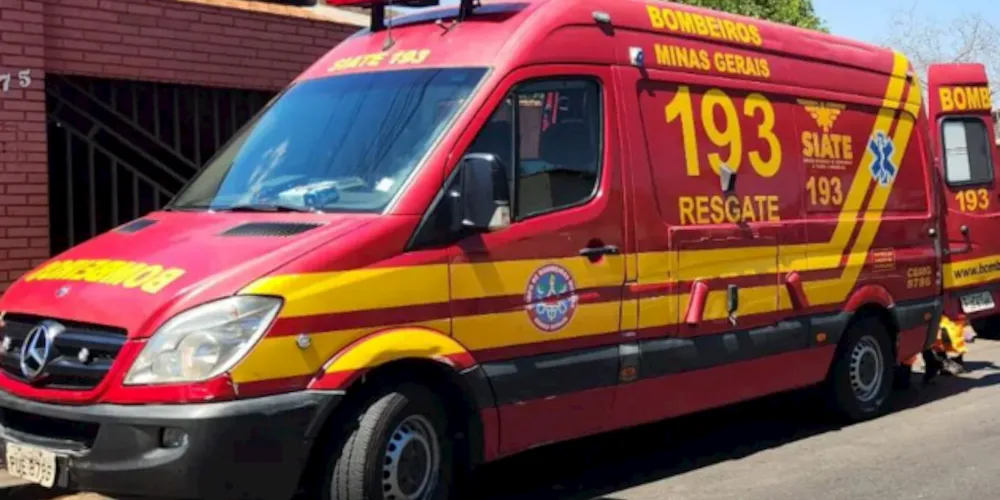 Equipes do Corpo de Bombeiros foram acionadas para a ocorrência