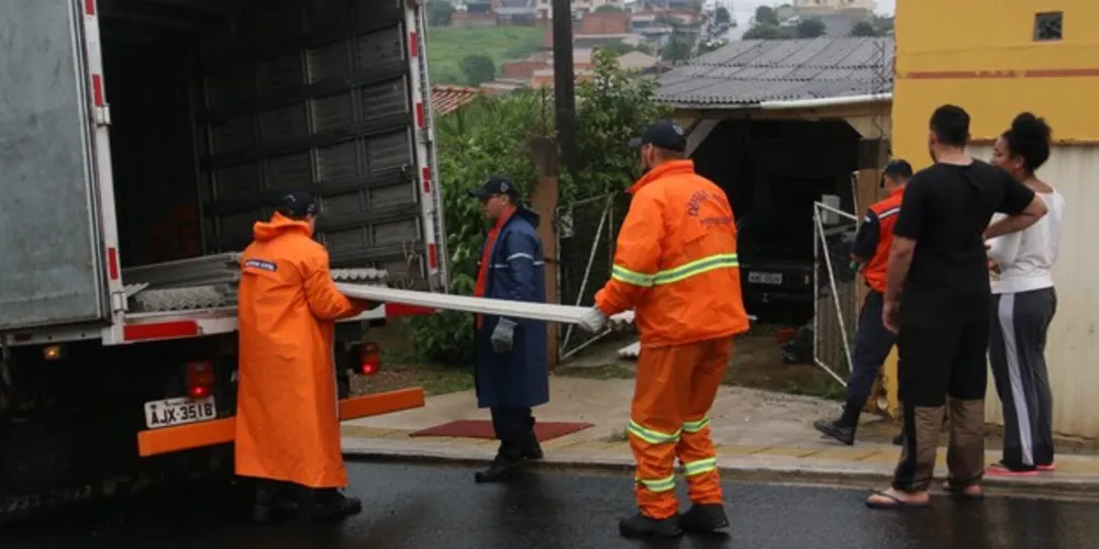 Agentes estão visitando os moradores e realizando as entregas