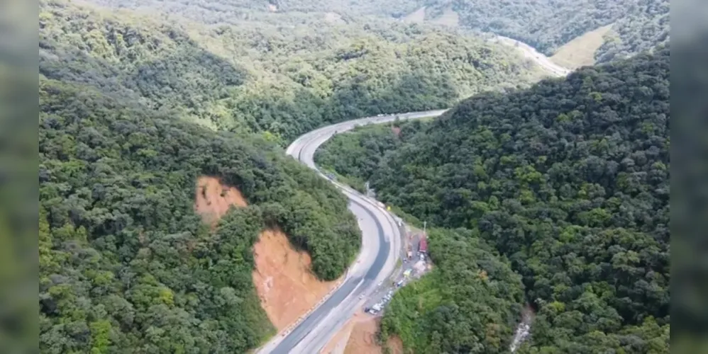 Trecho sofreu com deslizamentos de terra em 2022