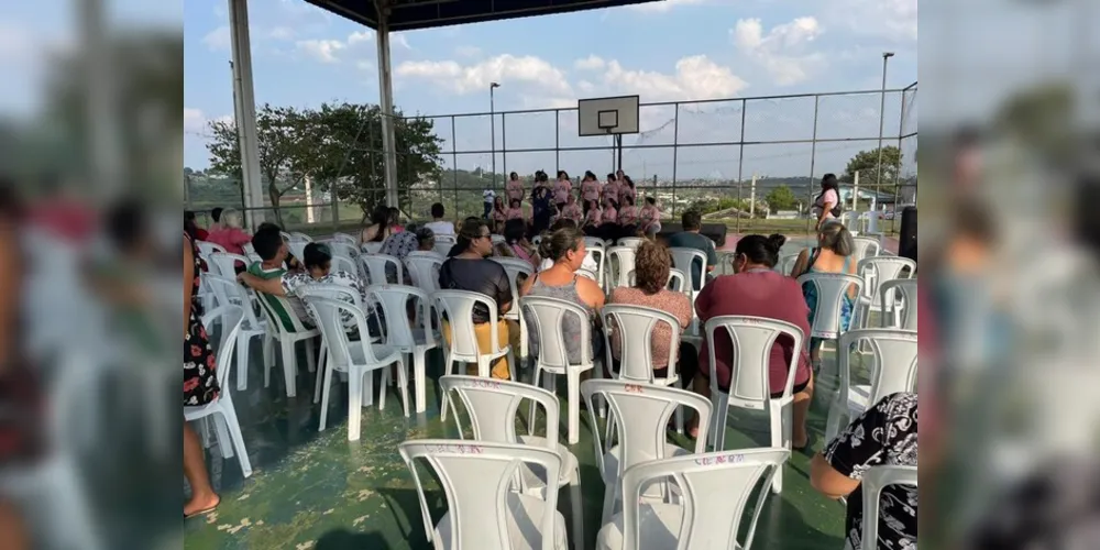 A programação incluiu apresentações culturais, depoimentos de pessoas que venceram o câncer, espaço kids e mini feira de artesanato