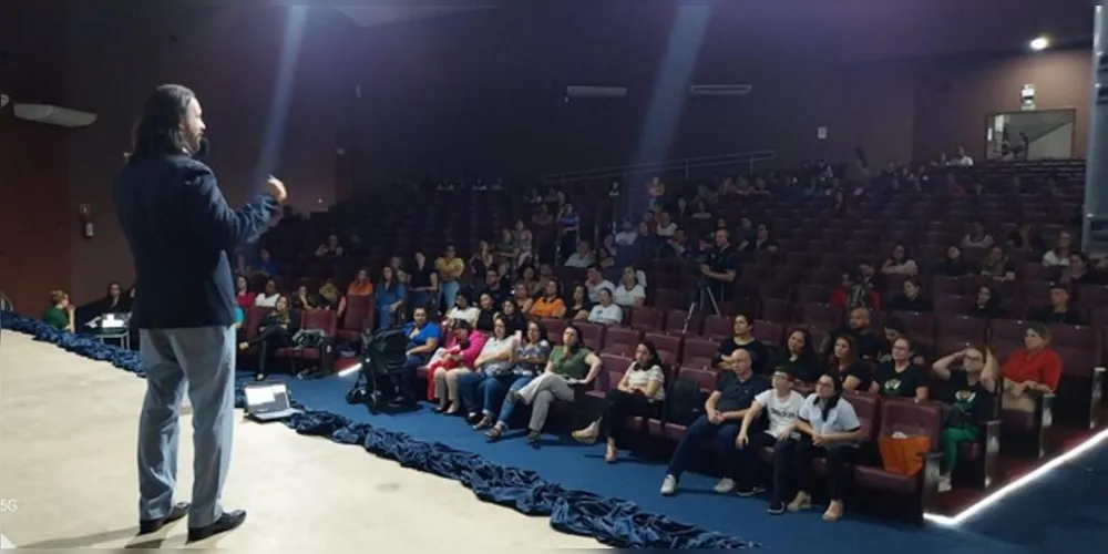 O evento promoveu a palestra ministrada pelo professor e doutor Lucelmo Lacerda