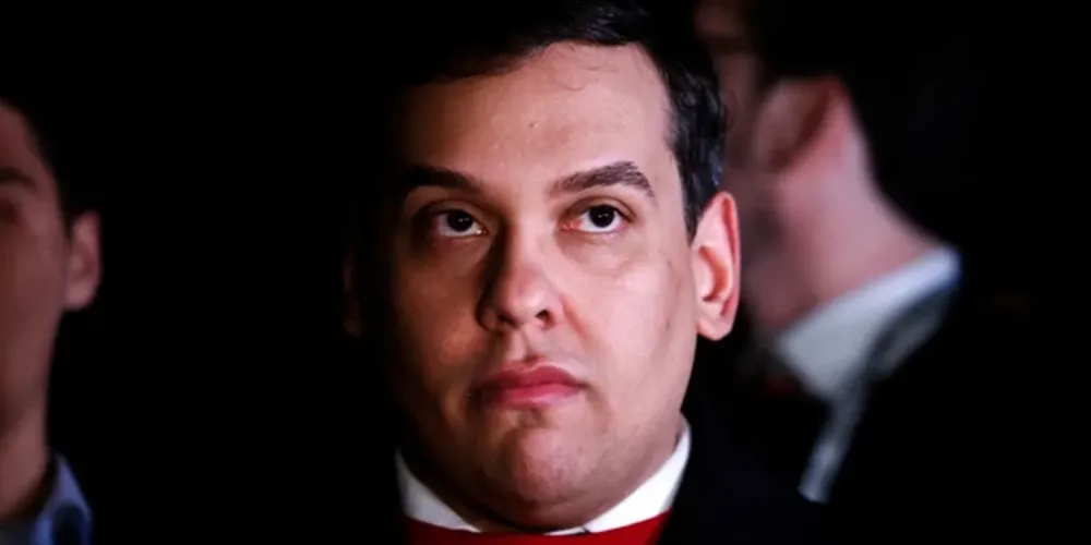 George Santos foi expulso pela Câmara dos EUA