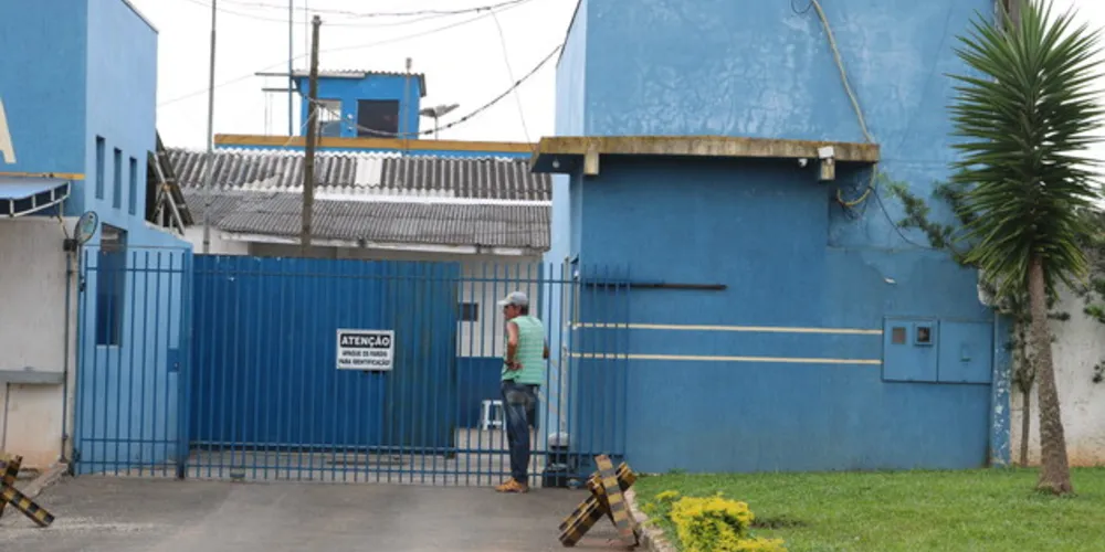 Policiais conduziram o preso para a cadeia pública de Ponta Grossa