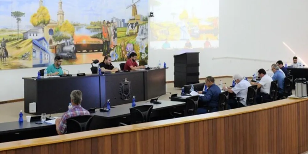 Entre as pautas estão recapeamento, redutor de velocidade e bueiros