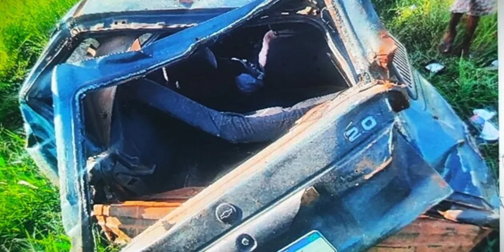 Mulheres estavam dentro do veículos GM Kadet