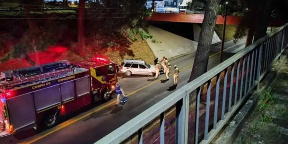 Acidente aconteceu por volta de 1h