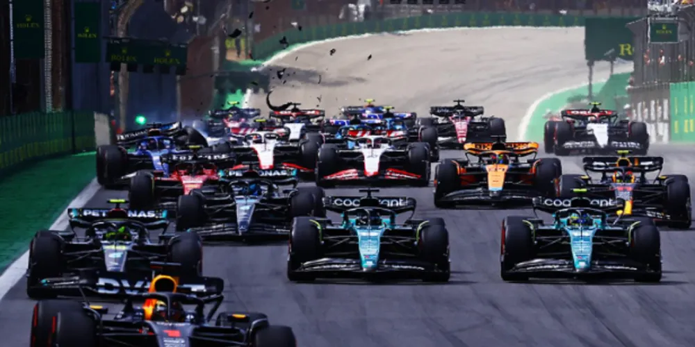 Largada foi marcada por uma colisão entre Alexander Albon (Williams) e as duas Haas