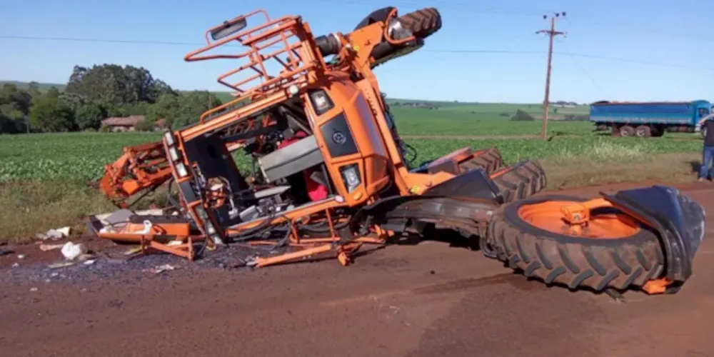 Acidente aconteceu na manhã deste domingo