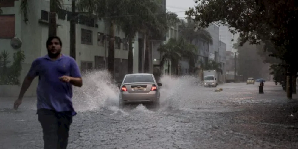 Temporal afetou mais de 2,1 milhões de pessoas, que ficaram sem energia