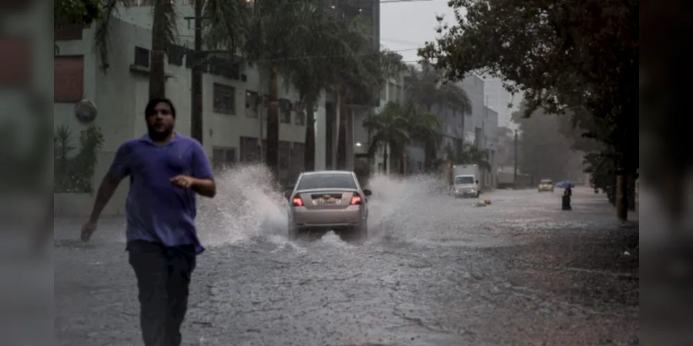 Temporal afetou mais de 2,1 milhões de pessoas, que ficaram sem energia