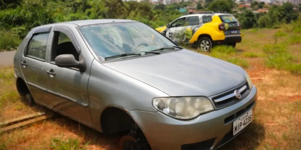 Equipe da Polícia Militar esteve no local realizando os trabalhos