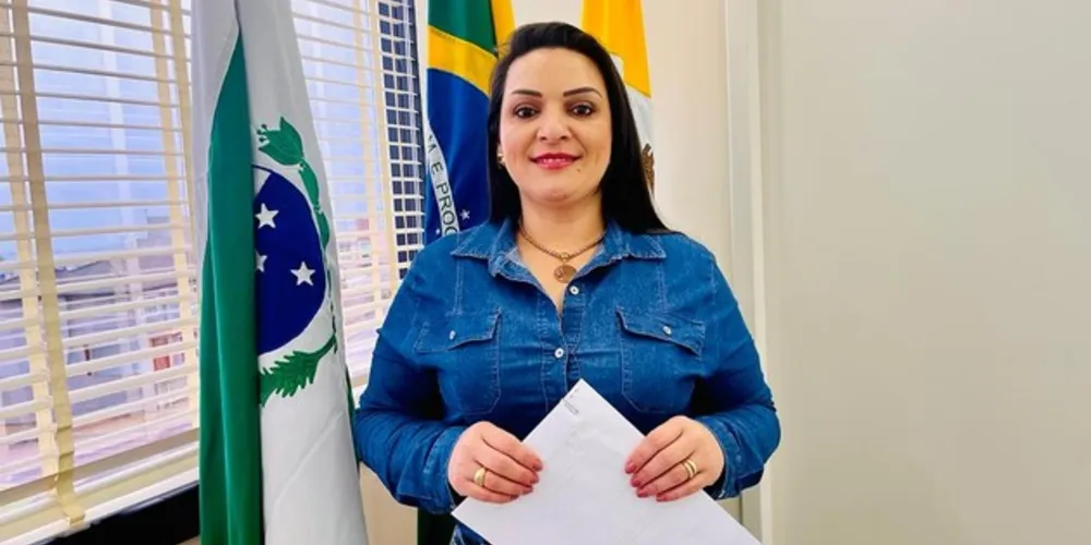 A prefeita de Carambeí, Elisangela Pedroso, comemorou o anúncio feito pelo governo federal de que Carambeí será contemplada com 69 casas populares