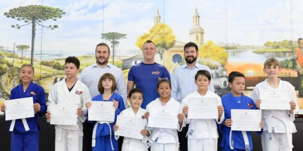 Câmara de Castro presta homenagem aos atletas de judô, do projeto Leões do Tatame