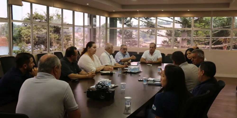 O desenvolvimento da piscicultura em Castro foi tema de uma reunião, na semana passada, com representantes do Instituto de Desenvolvimento Rural do Paraná