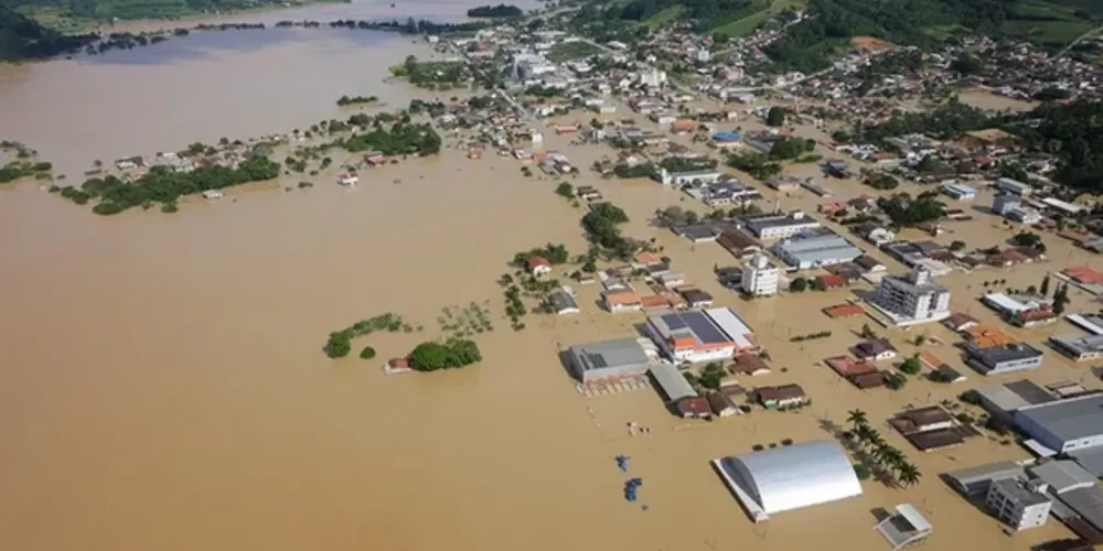 O Paraná também pode ser afetado, com valores em torno de 100mm esperados para os próximos dias