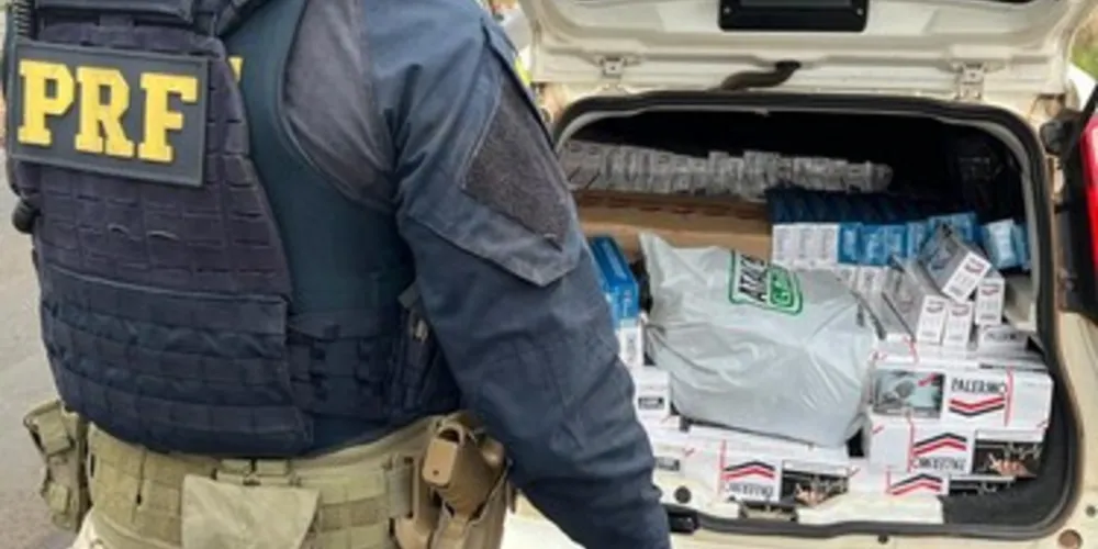 Agentes localizaram a carga dentro de um Fiat Uno