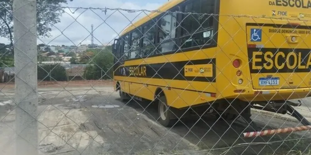 Criança foi esquecida dentro de ônibus da rede pública