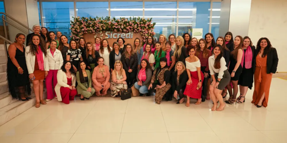 Mulheres interessadas em fazer parte do Comitê Mulher Sicredi e que são associadas, a orientação é que busque a sua agência Sicredi ou converse com o seu gerente de conta