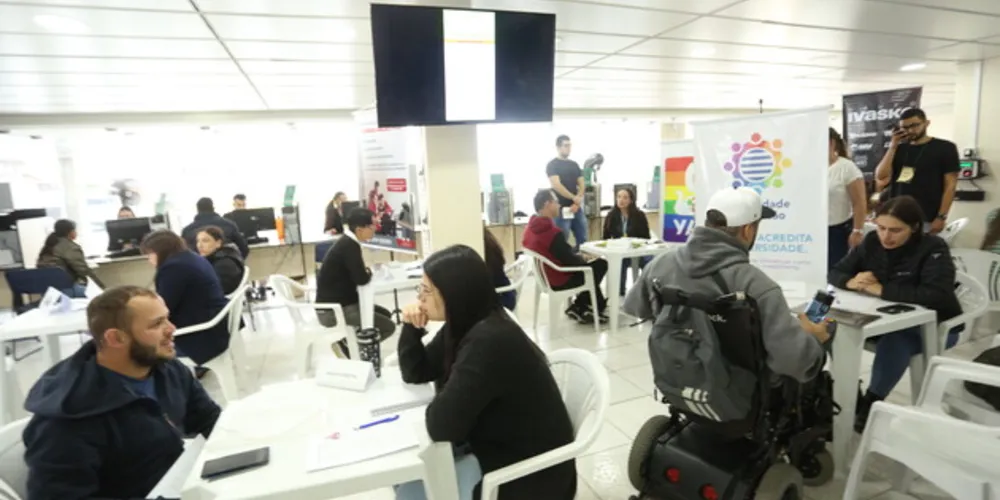 Durante o dia todo, os colaboradores da agência atenderam de forma exclusiva pessoas com deficiência e reabilitados do INSS