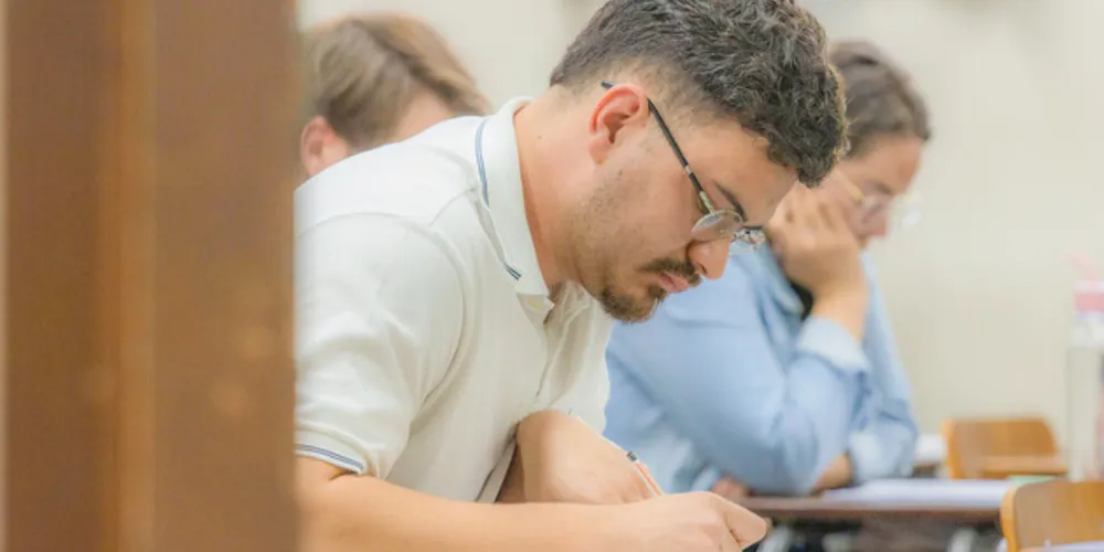 A segunda edição do Vestibular EAD da UEPG oferece 1014 vagas para cinco cursos a distância