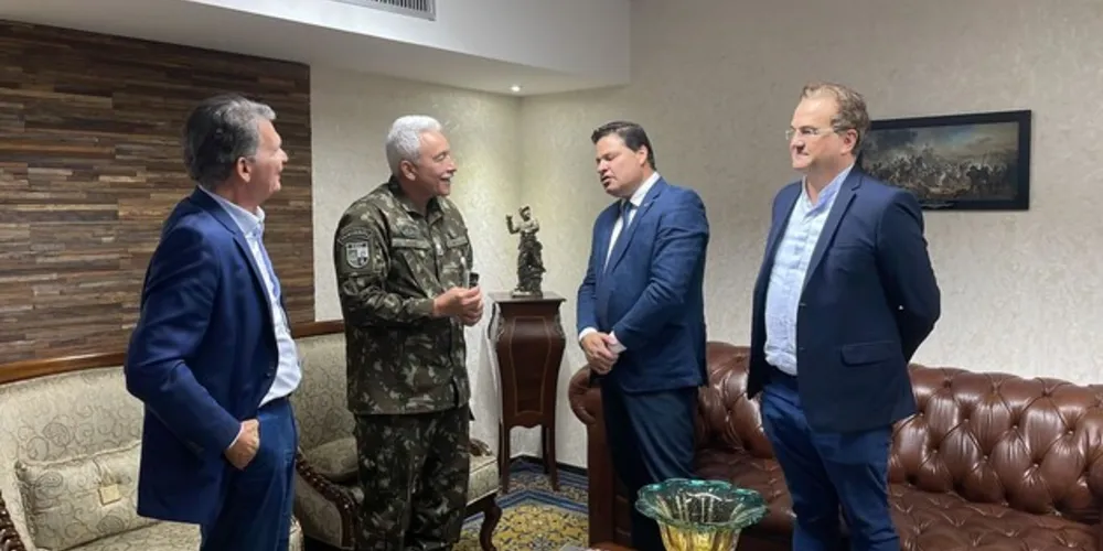 Sandro Alex e outras lideranças se reuniram nesta quarta-feira (22)