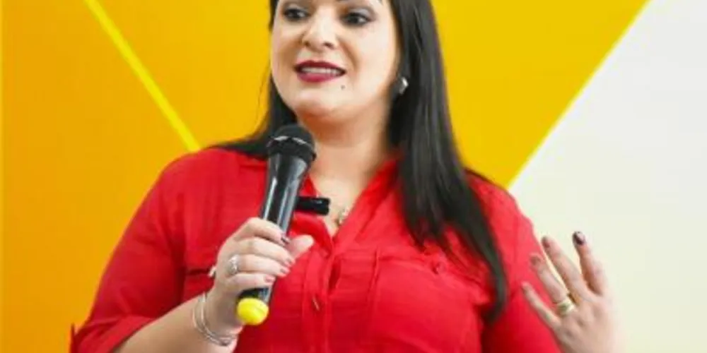 A presidente da Associação e prefeita de Carambeí, Elisangela Pedroso, relembra que a união entre os gestores locais foi fundamental para as conquistas viabilizadas no decorrer do ano